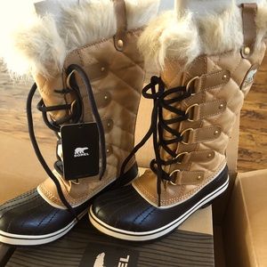 Sorel Tofino tall boots size 7 NWT